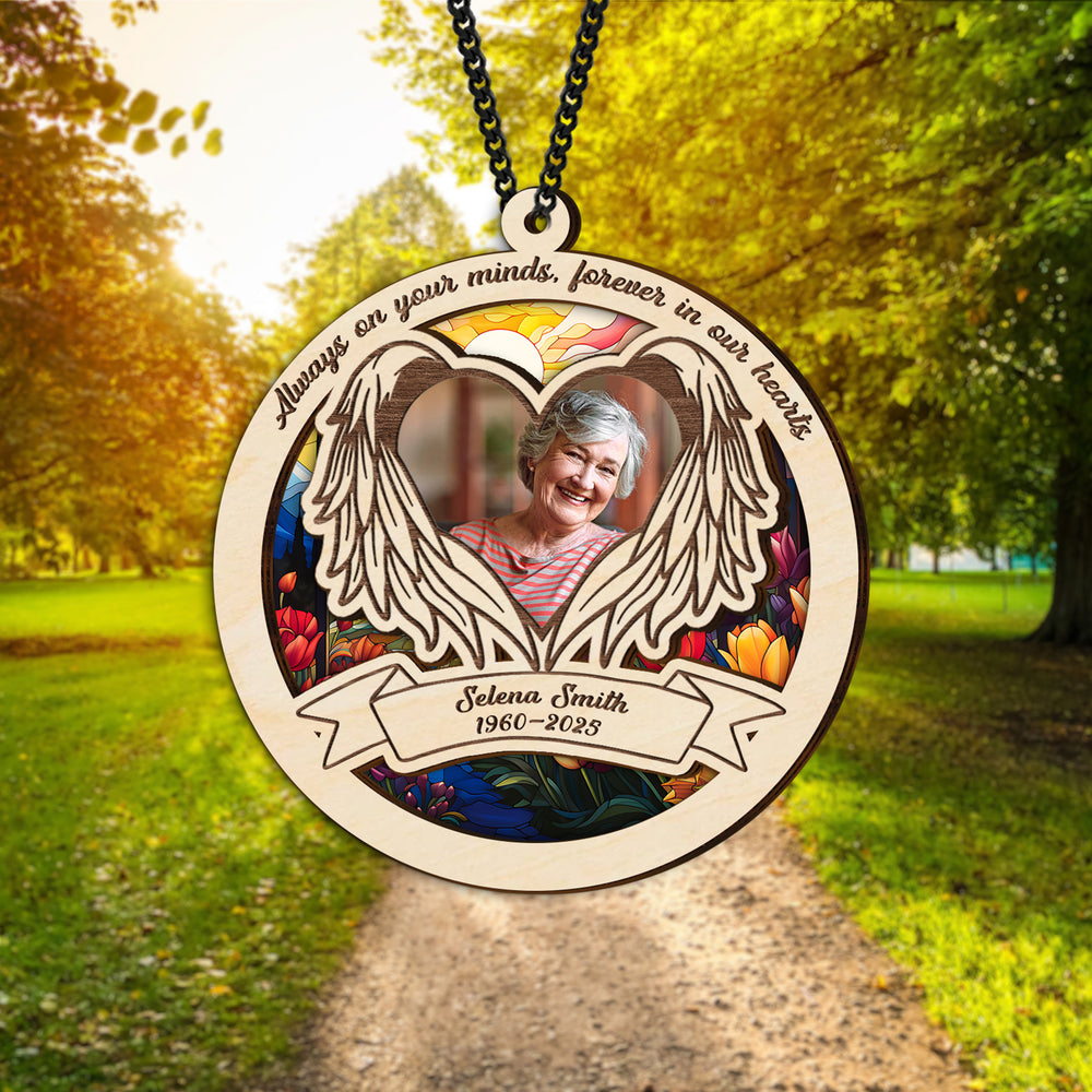Personalized Memorial Ornament with Photo, Angel Wings & Name Hanging Suncatcher β Custom Sympathy Gift for Loss of Loved One, Mom, Dad, or Friend (Sun-123)