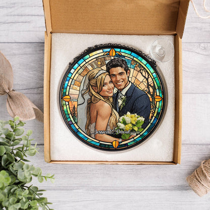 Handcrafted Personalized Stained Glass Suncatcher Featuring a Custom Couple’s Portrait for Home Décor and Meaningful Gifts (Sun-09)